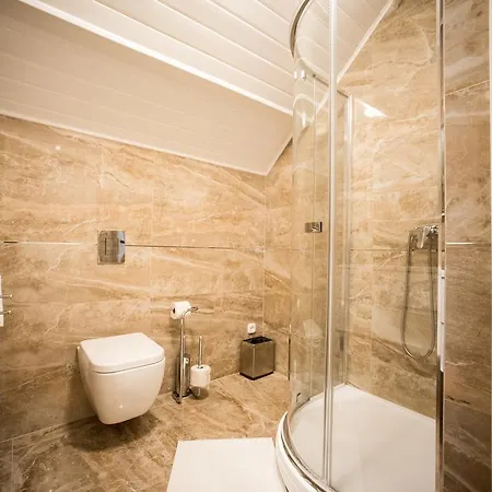 Barcza Vendeghaz 3* באלאטונפורד