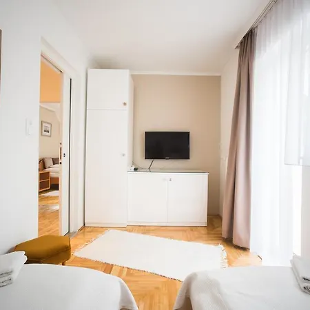 Barcza Vendeghaz מלון 3*