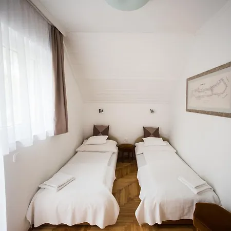 Barcza Vendeghaz באלאטונפורד